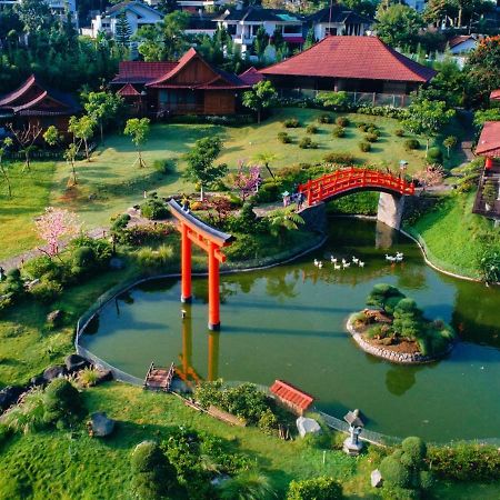 The Onsen Hot Spring Resort Batu  Exterior photo
