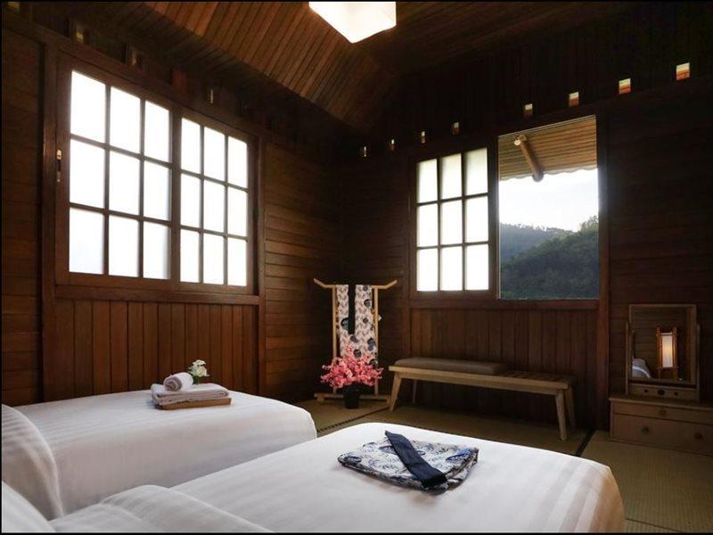 The Onsen Hot Spring Resort Batu  Exterior photo
