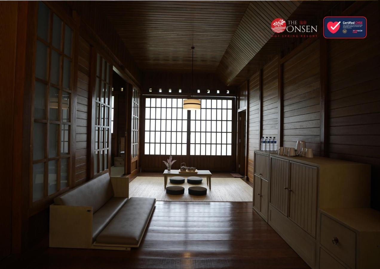 The Onsen Hot Spring Resort Batu  Exterior photo