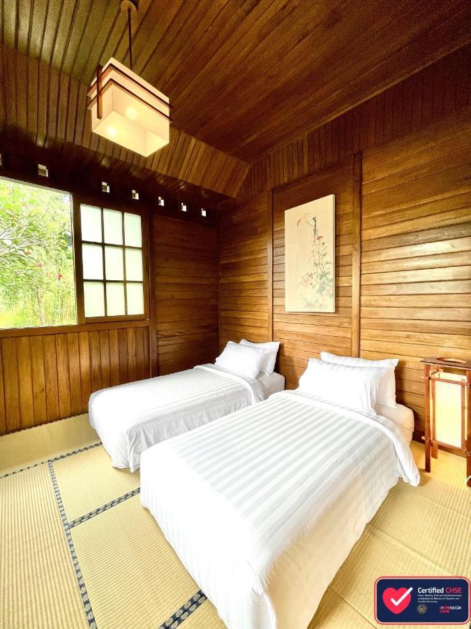 The Onsen Hot Spring Resort Batu  Exterior photo