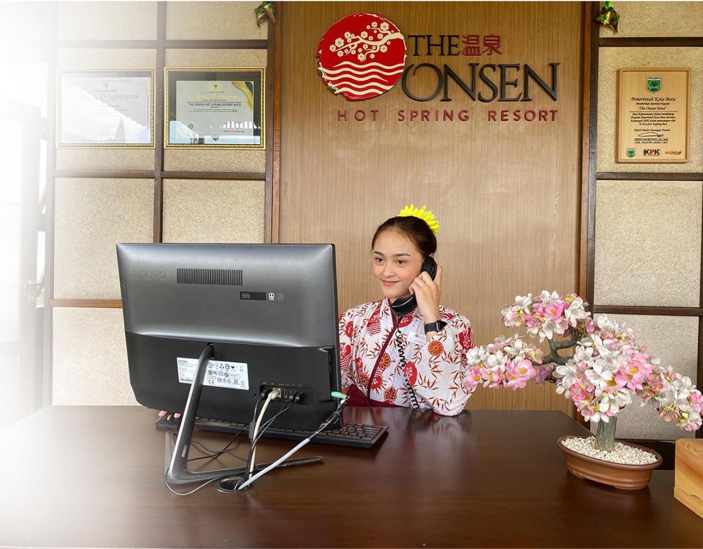 The Onsen Hot Spring Resort Batu  Exterior photo